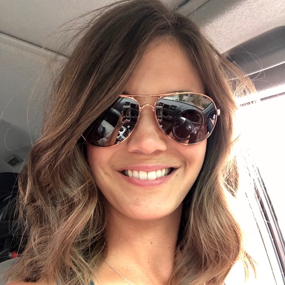 Meet your Posher, Shari - Picture 2 of 2